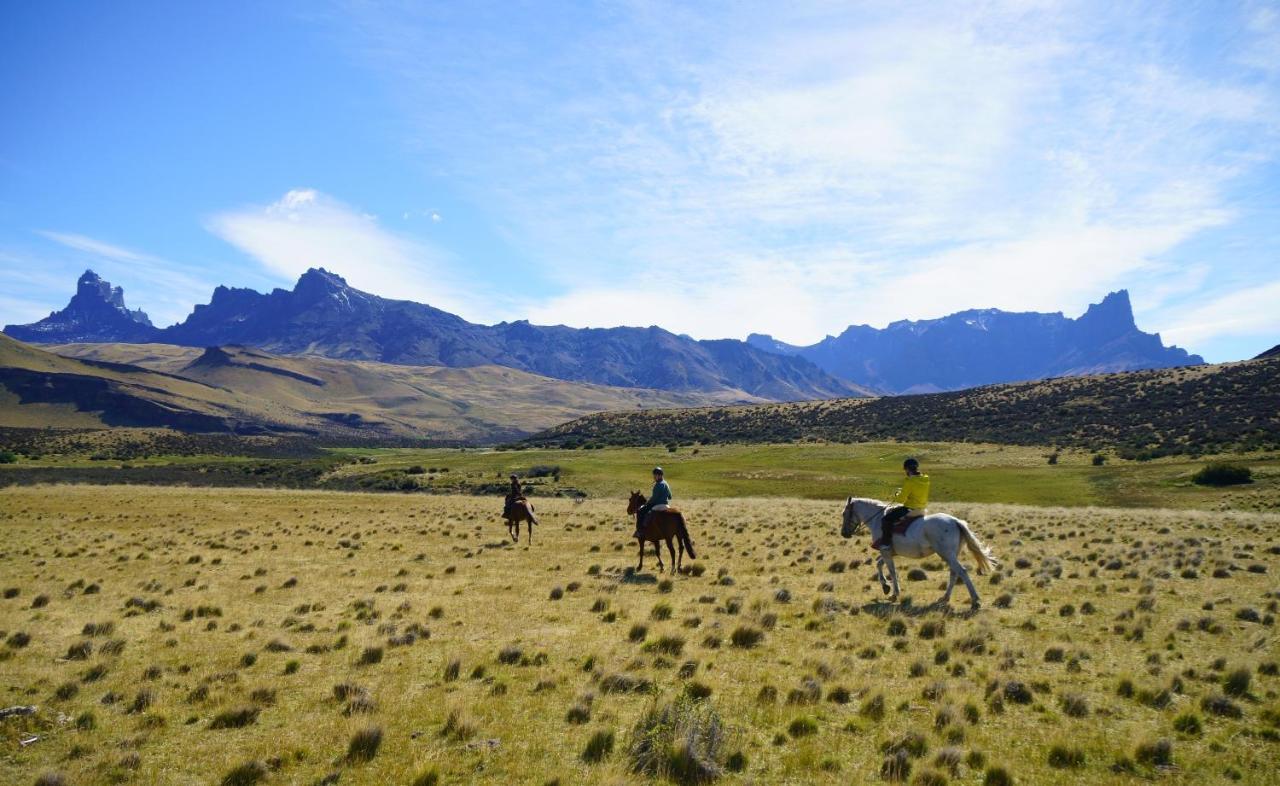 Estancia Cerro Guido Torres del Paine National Park Exterior photo